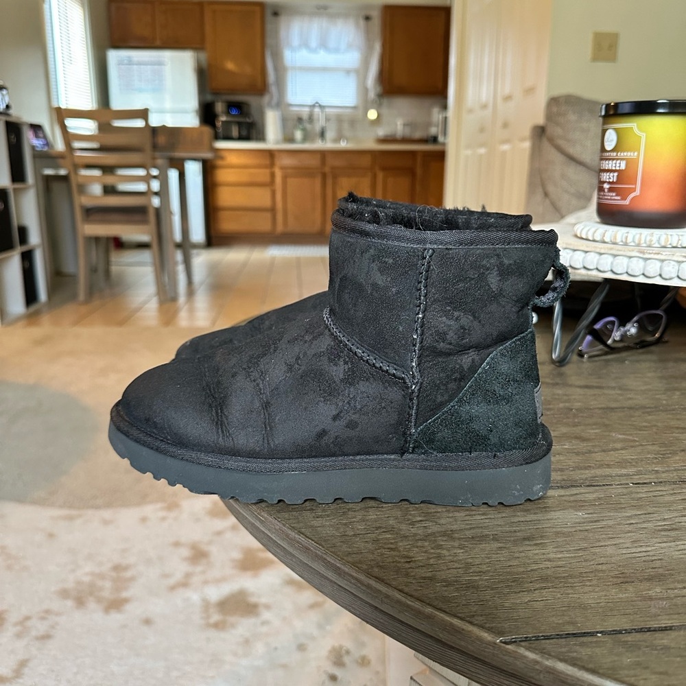 Black Mini Uggs